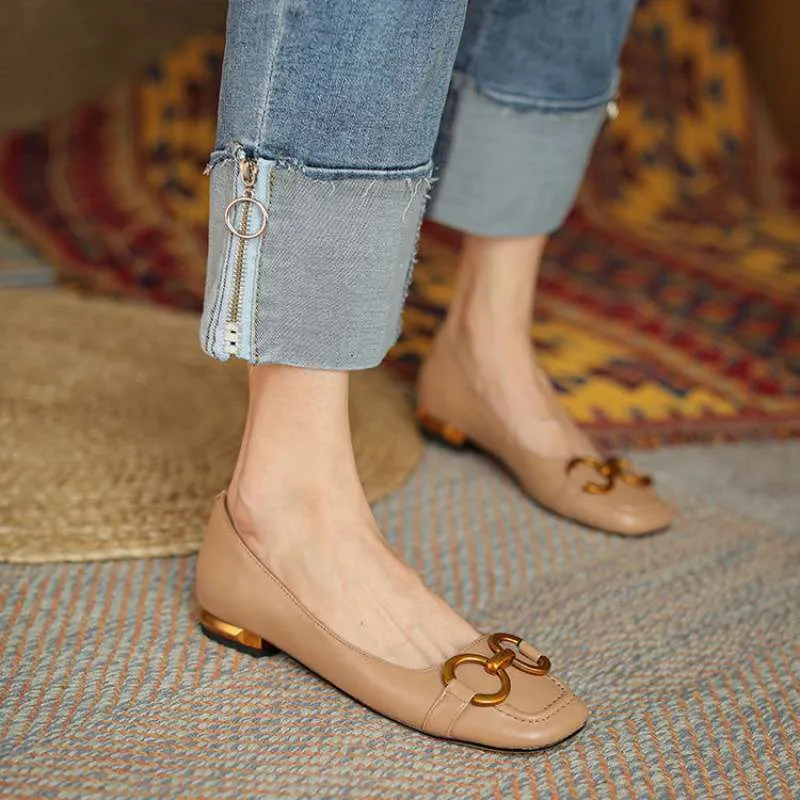 Wanwan Lei style Mary Jane pumps with shallow metal mouth, square toe, and low heel in various colours