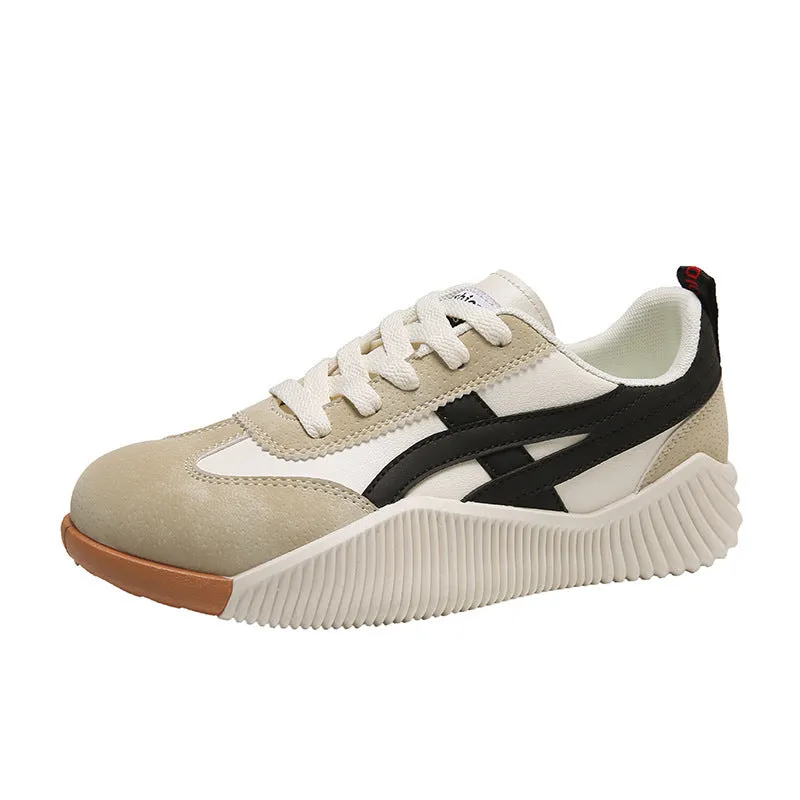 Breathable casual skateboard shoes in Beige Black, artificial PU upper with lace-up closure and rubber sole