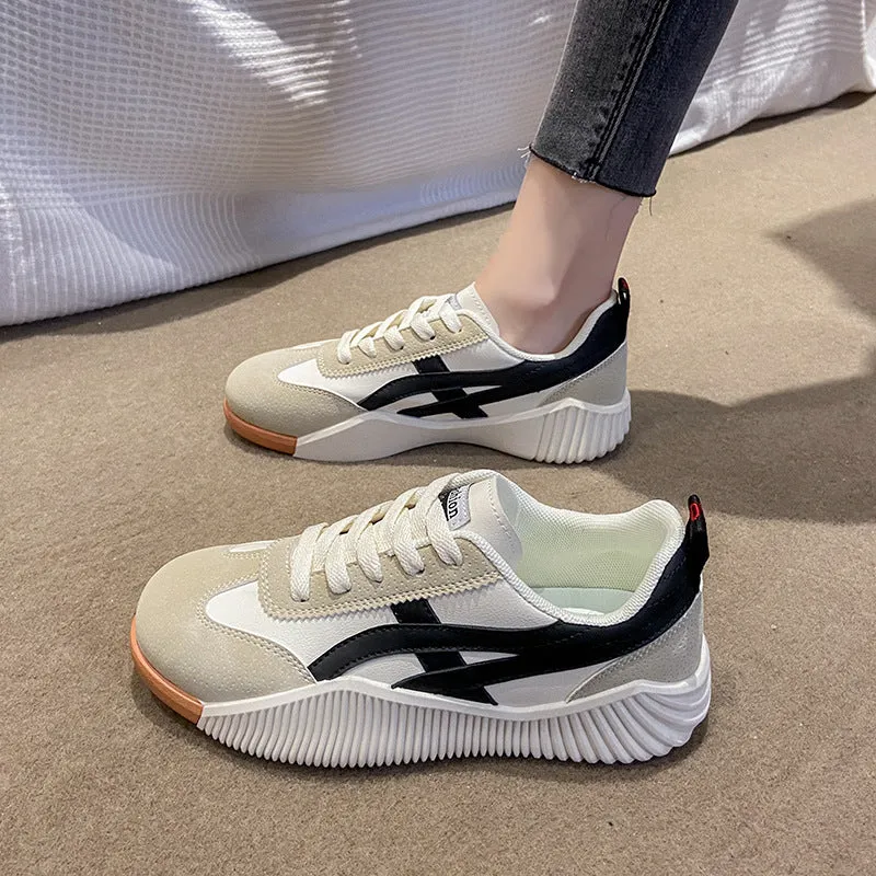 Breathable casual skateboard shoes in Beige Black, artificial PU upper with lace-up closure and rubber sole