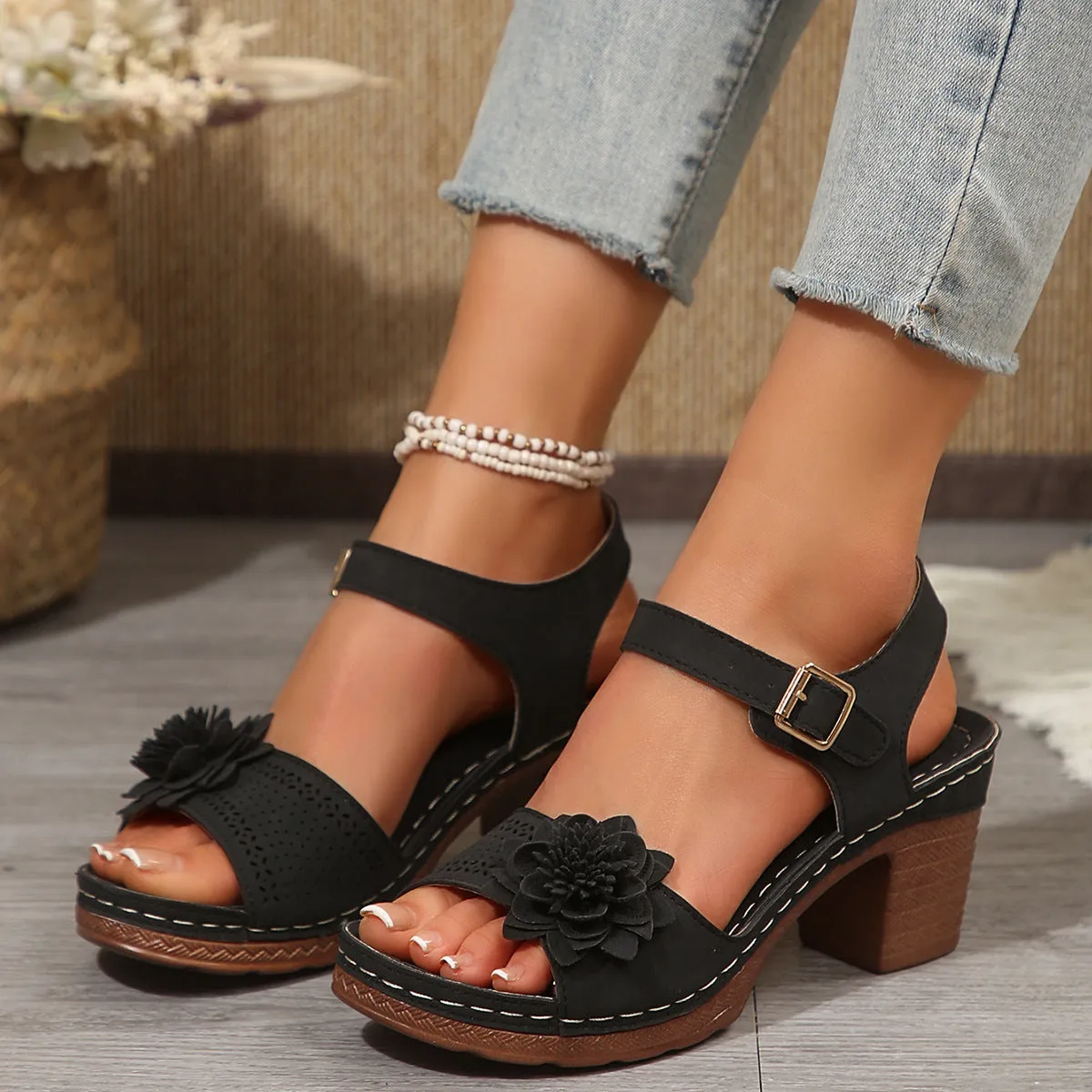 Women's chunky heel platform sandals with T-shaped buckle, round toe, synthetic leather upper, available in plus sizes