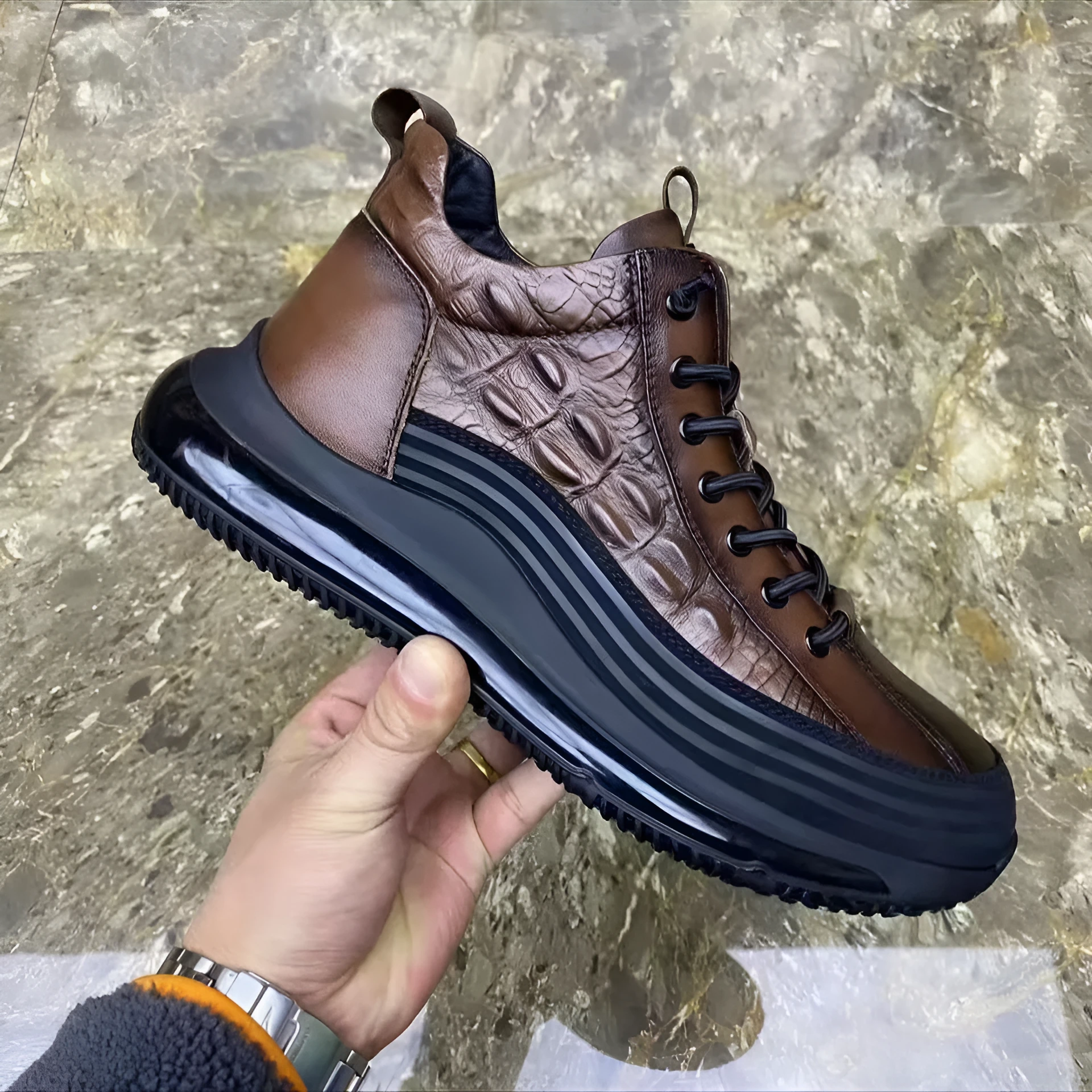 Men's warm air cushion high-top shoes with pattern elastic band, available in black and brown colours