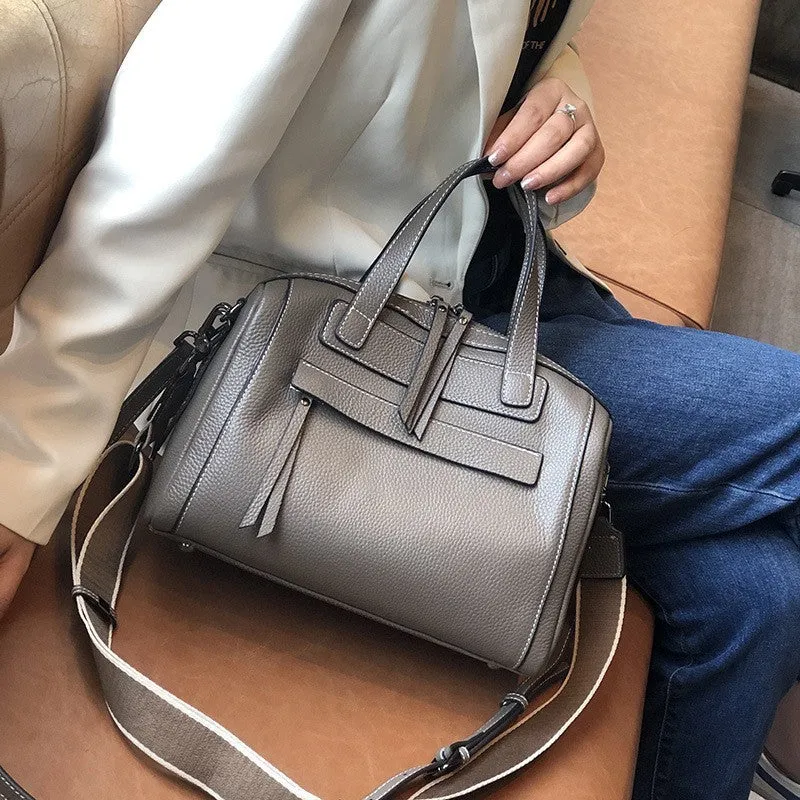 Boston Lychee Pattern Shoulder Messenger Bag in black genuine leather with internal organisation pockets