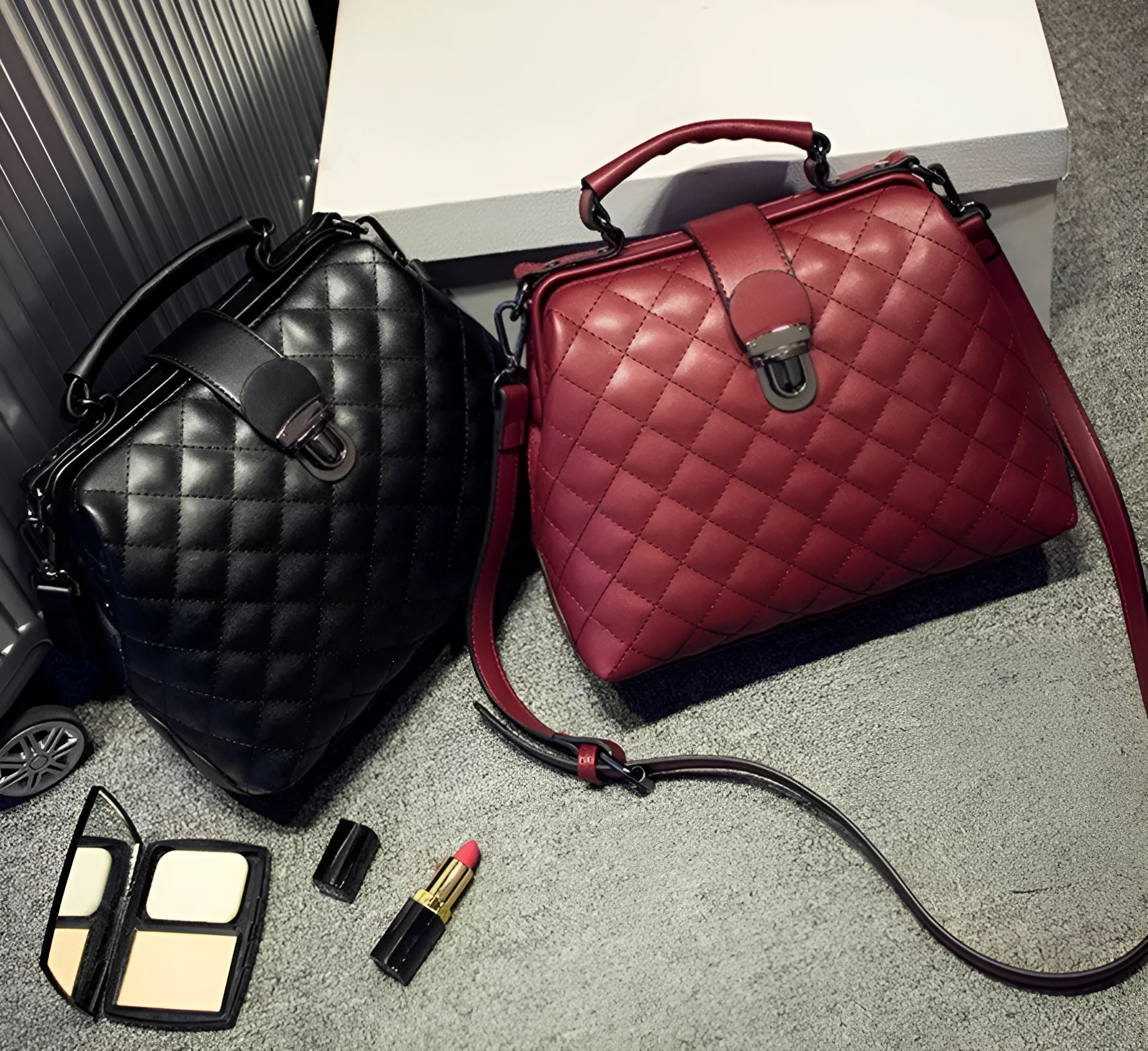 Lingge leather retro doctor bag shoulder bag in black, red, white, and yellow colours