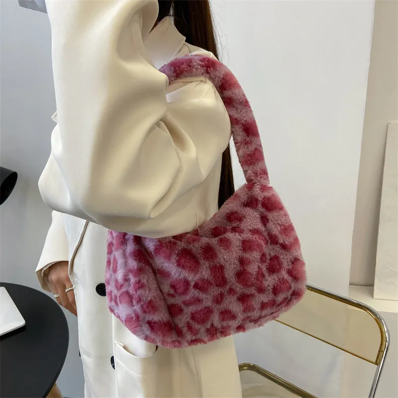 Plush shoulder bag in animal print with single strap, retro style for women