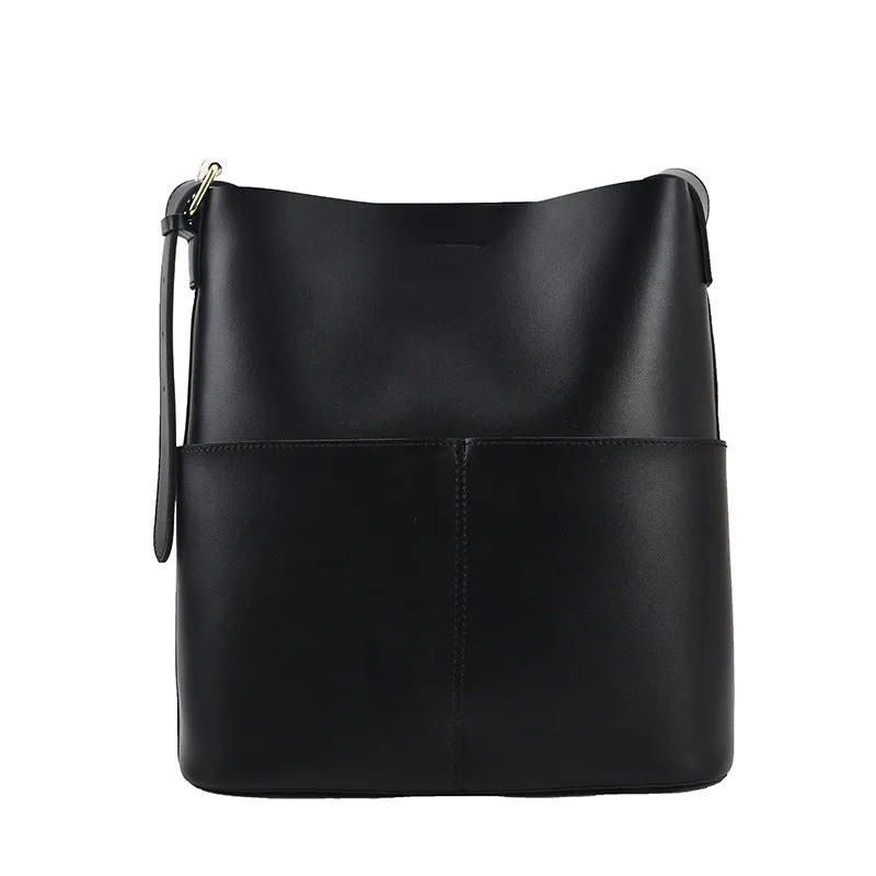 Large capacity PU shoulder bag in black with decorative seaming and sandwich pocket