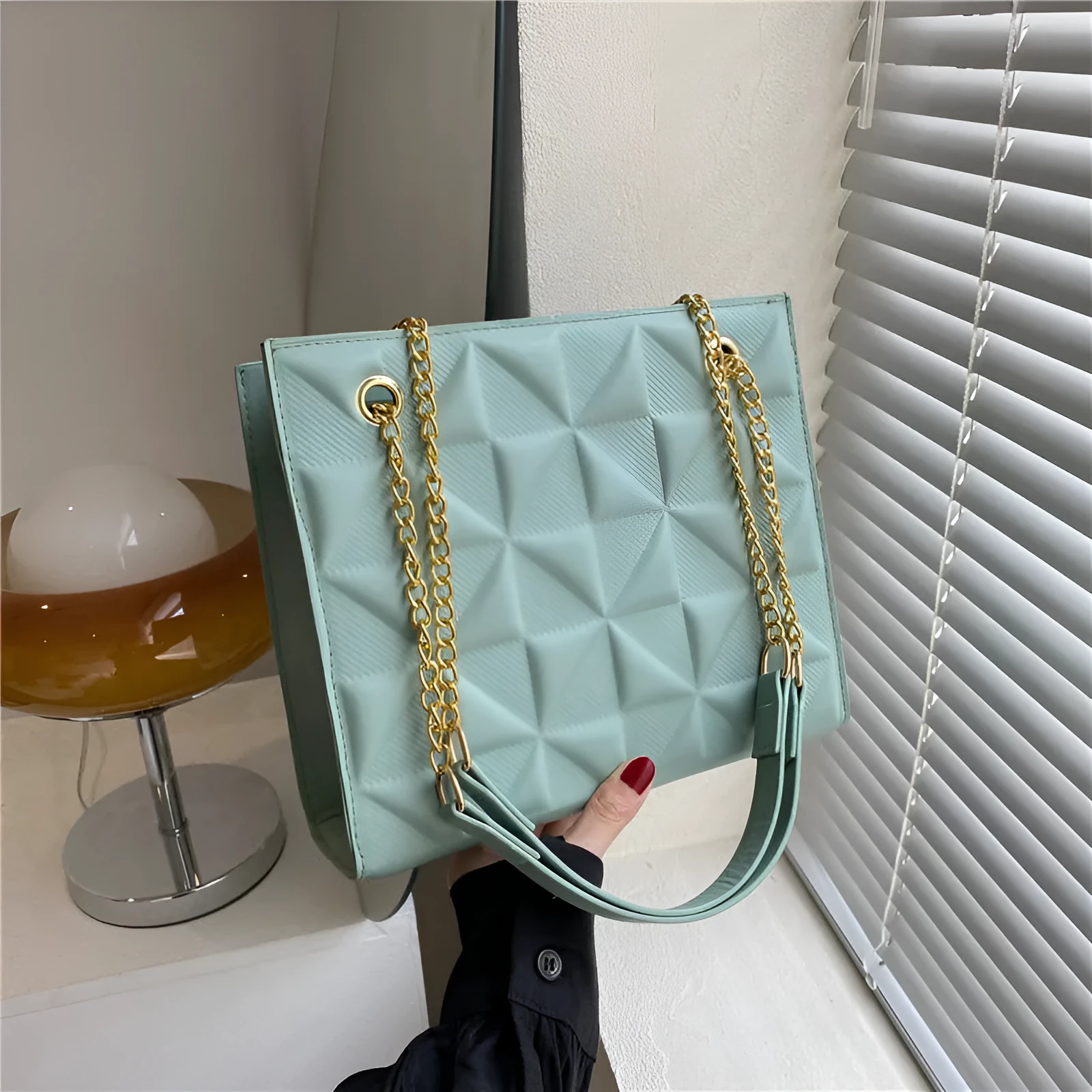 Women's PU leather shoulder messenger bag with plaid rhombus design, horizontal square shape, open pocket, mobile phone compartment