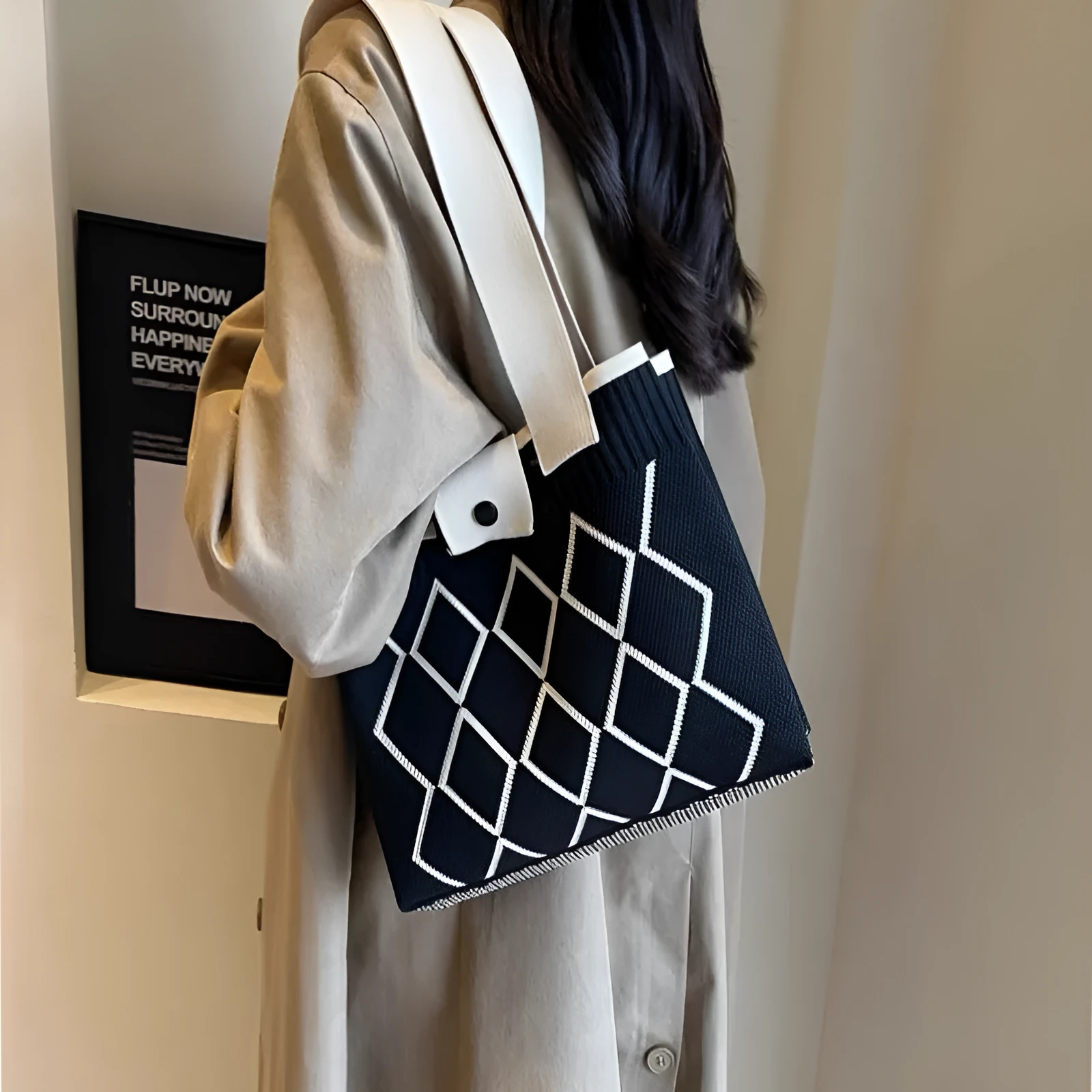 Fashion large capacity polyester tote bag with weave rhombus pattern, square vertical shape 26x29cm, available in diamond snap black colour