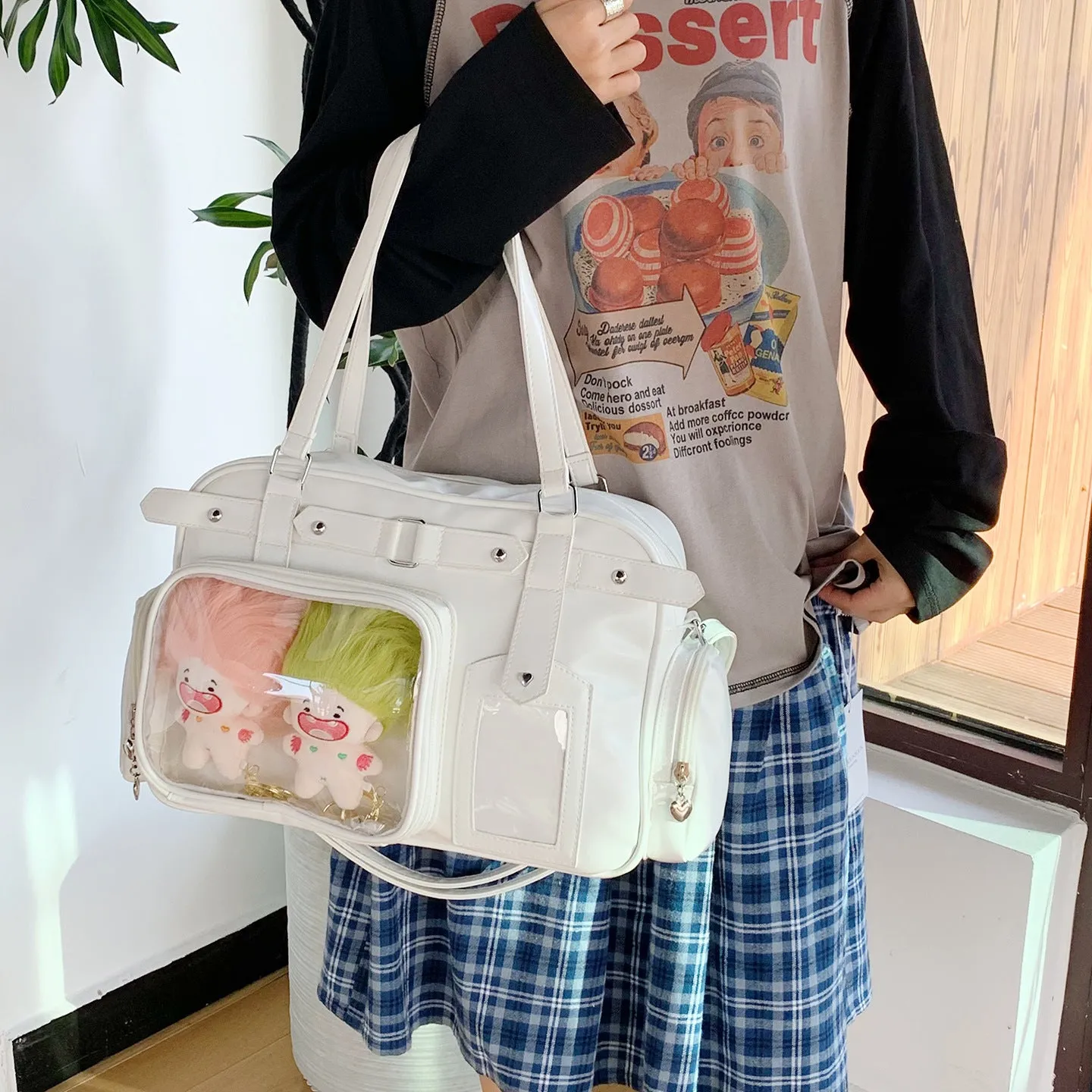 Bow college style JK girl uniform hand-carrying doll bag in black with free tie plate