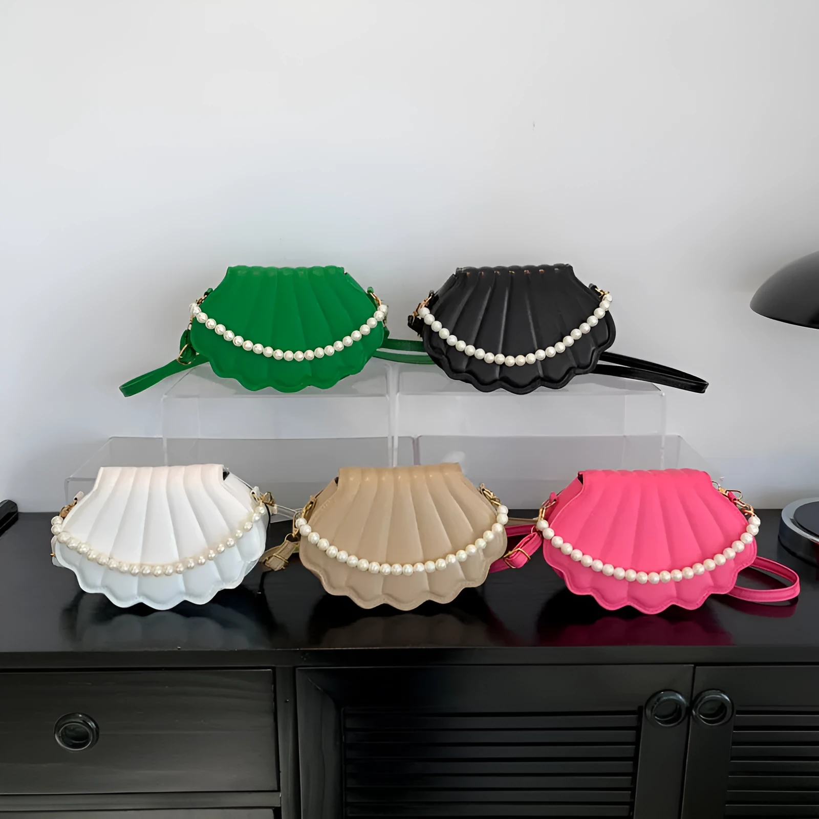 Women's simple messenger bag in PU shell shape with single shoulder strap, available in multiple colours
