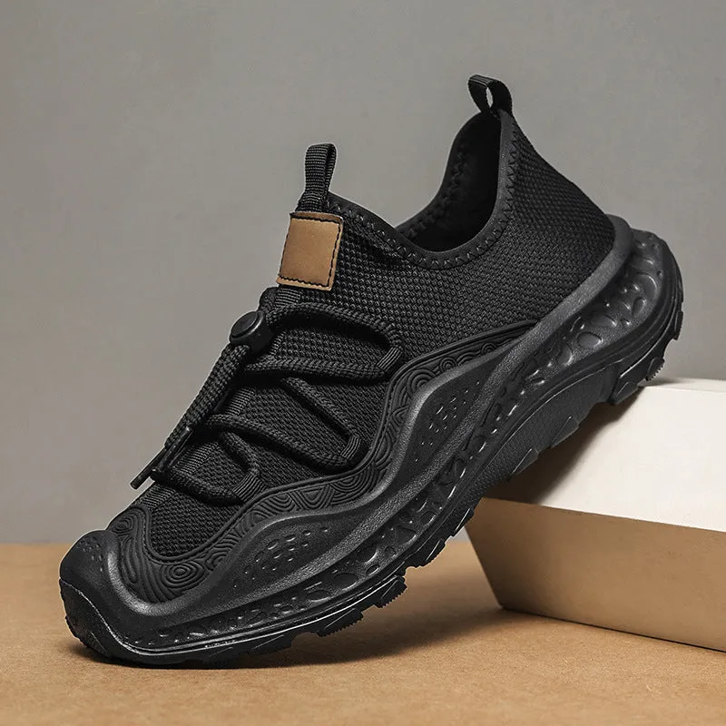 Men's casual sports shoes with fabric upper, rubber sole, low-top design in black