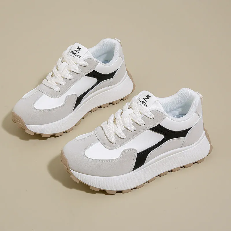 Women's low-top platform sports shoes in card black with lace-up front and rubber sole