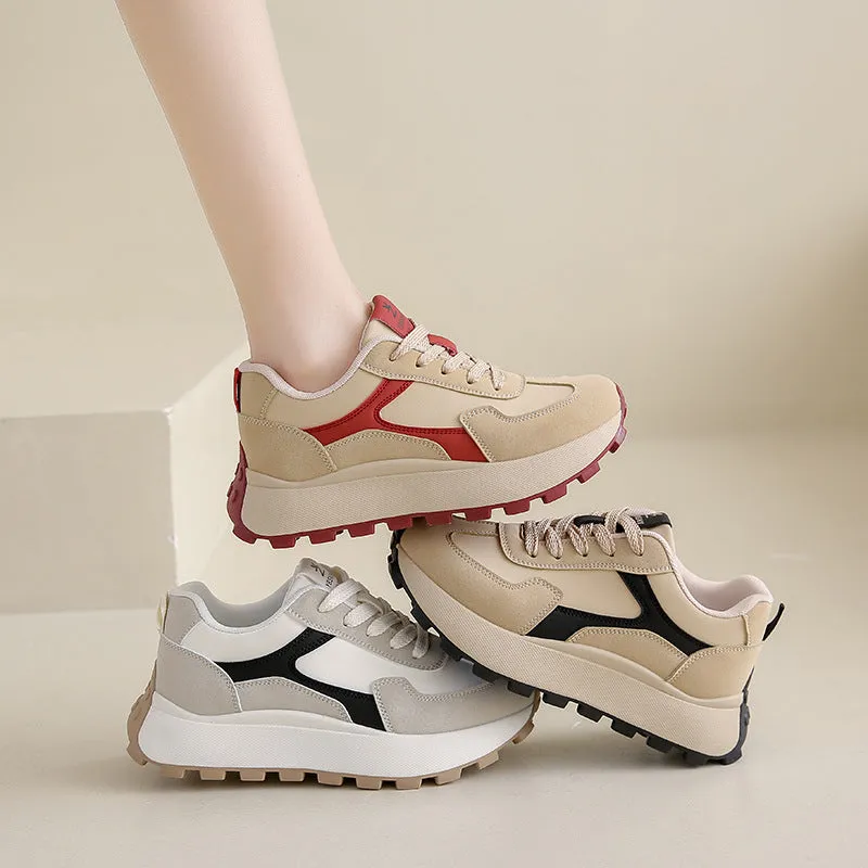 Women's low-top platform sports shoes in card black with lace-up front and rubber sole
