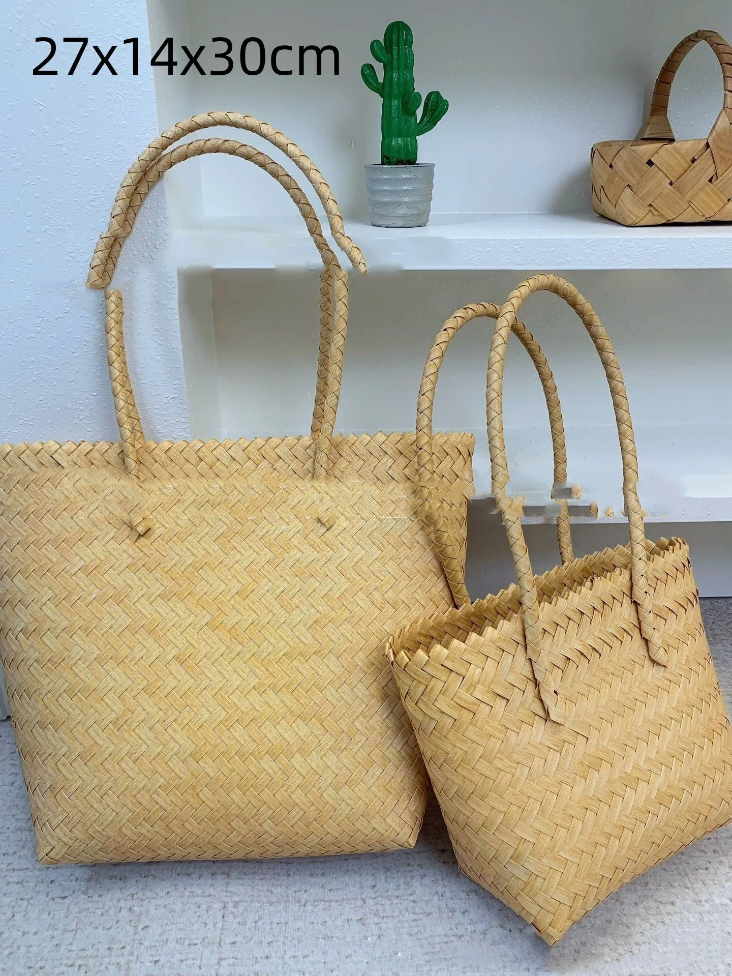 PVC straw shoulder bag in beige, square vertical shape, double connector strap, 22x12x22cm size