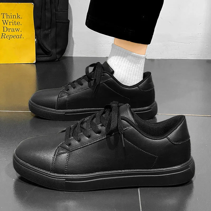 Men's casual lightweight soft-soled sneakers with rubber sole and lace-up closure