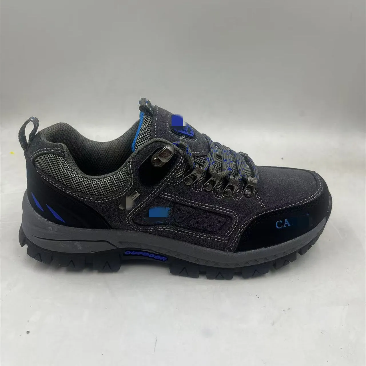 Men's non-slip outdoor hiking shoes with synthetic leather upper and rubber sole, colour Black And Red