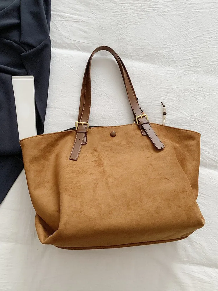 Large capacity soft PU leather shoulder bag for women in retro style with sewing thread detail and pendant