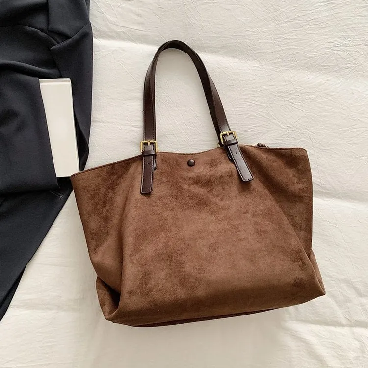Large capacity soft PU leather shoulder bag for women in retro style with sewing thread detail and pendant