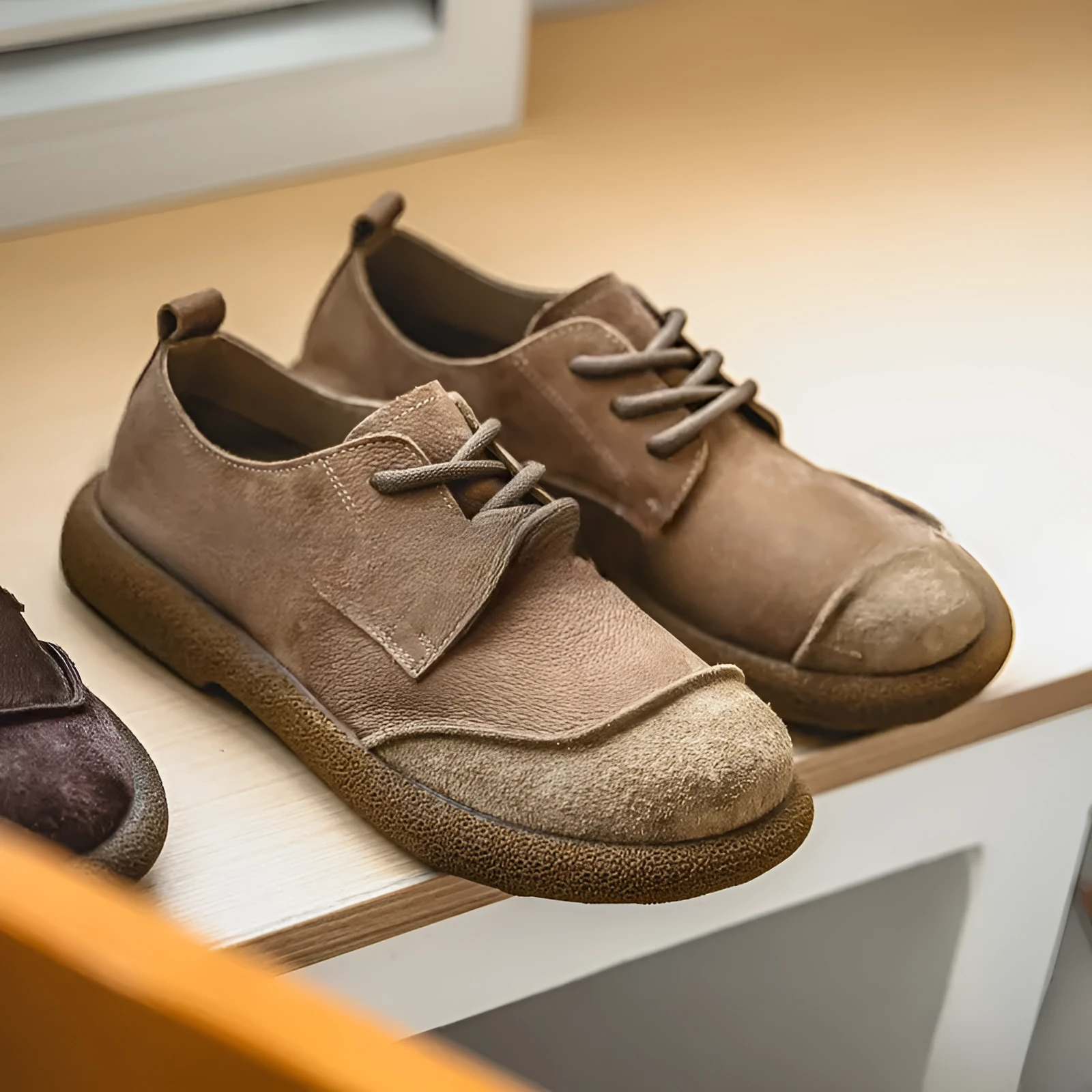 Men's casual lace up leather shoes in brown, matte finish, round toe, flat heel, sewing thread details, size 38-44