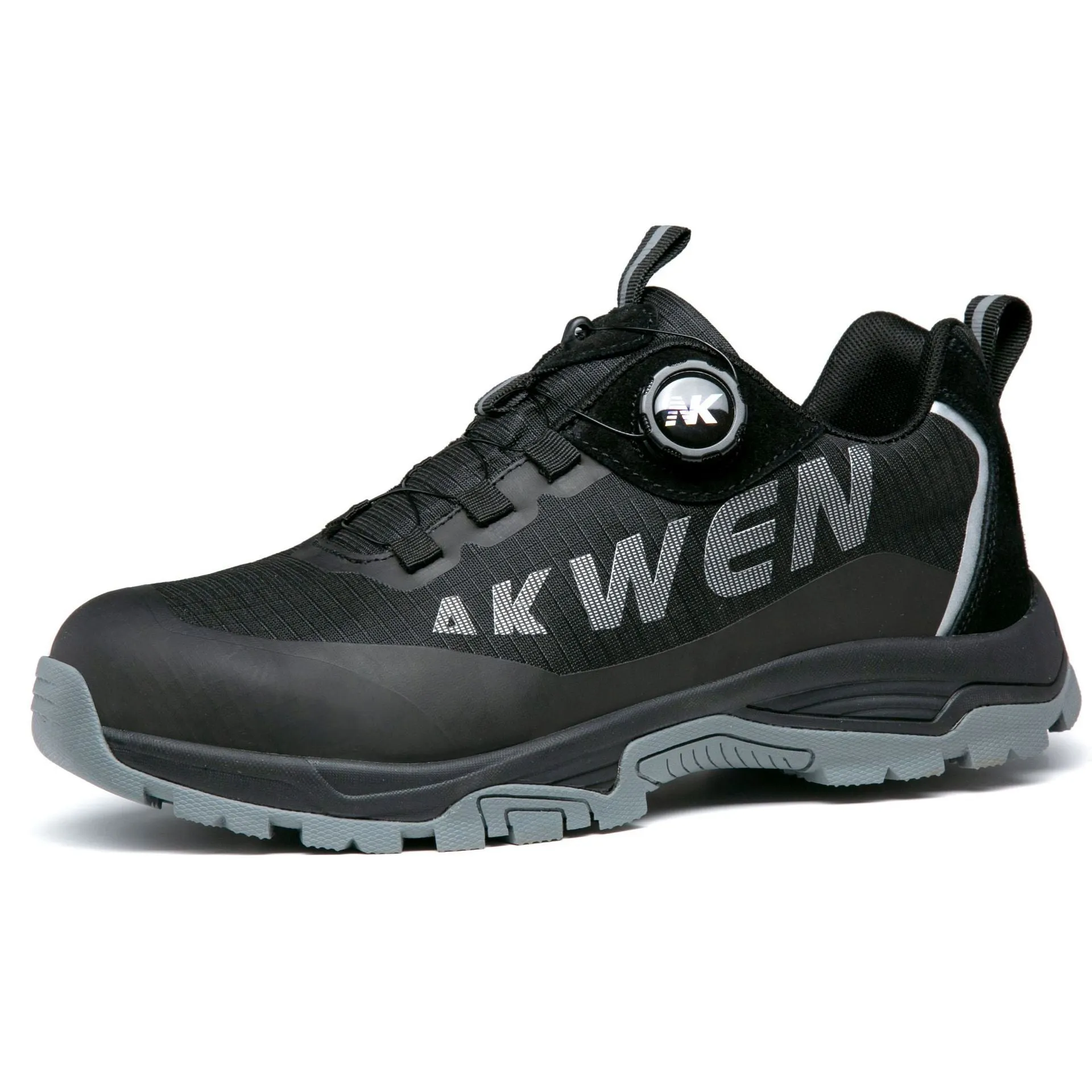 Pair of thick wear-resistant non-slip breathable lightweight steel toe shoes in black cowhide high-top style
