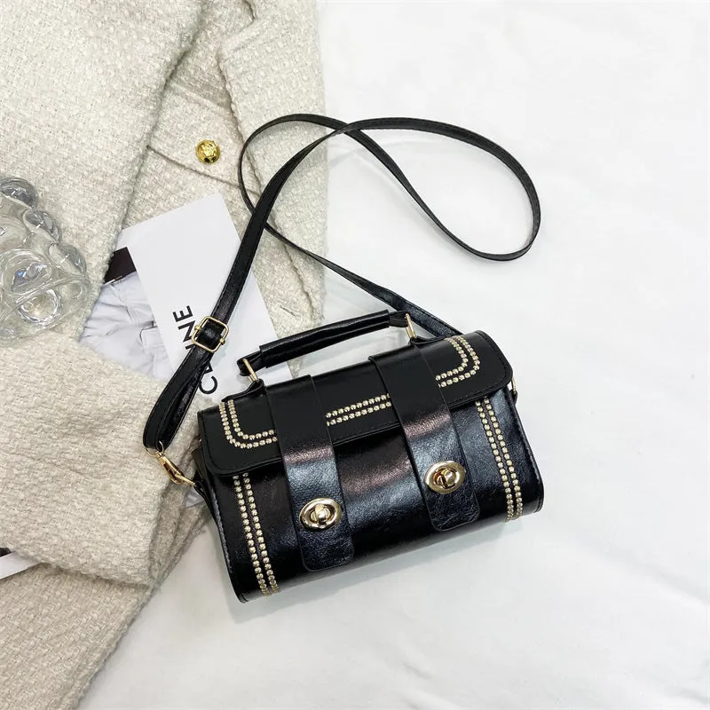 Versatile fashion portable messenger bag in black PU with three-dimensional pocket, square shape