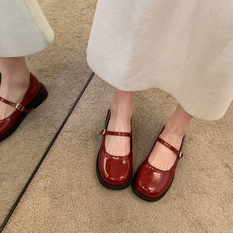 Women's solid colour French vintage leather shoes with flat heel and round toe in red, black and grey options