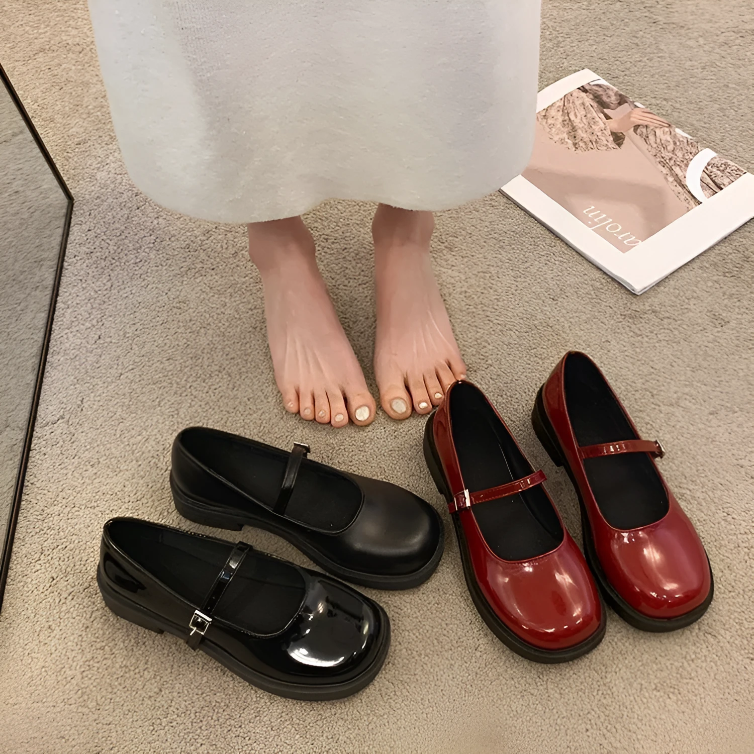 Women's solid colour French vintage leather shoes with flat heel and round toe in red, black and grey options