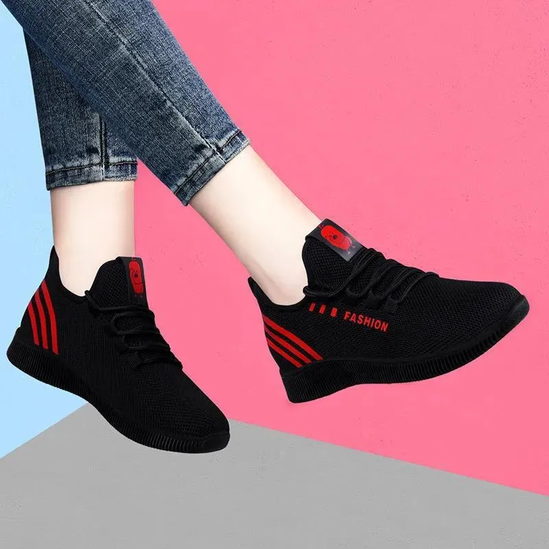 Quick-drying breathable striped sports shoes with composite sole and pointed toe, available in multiple colours.