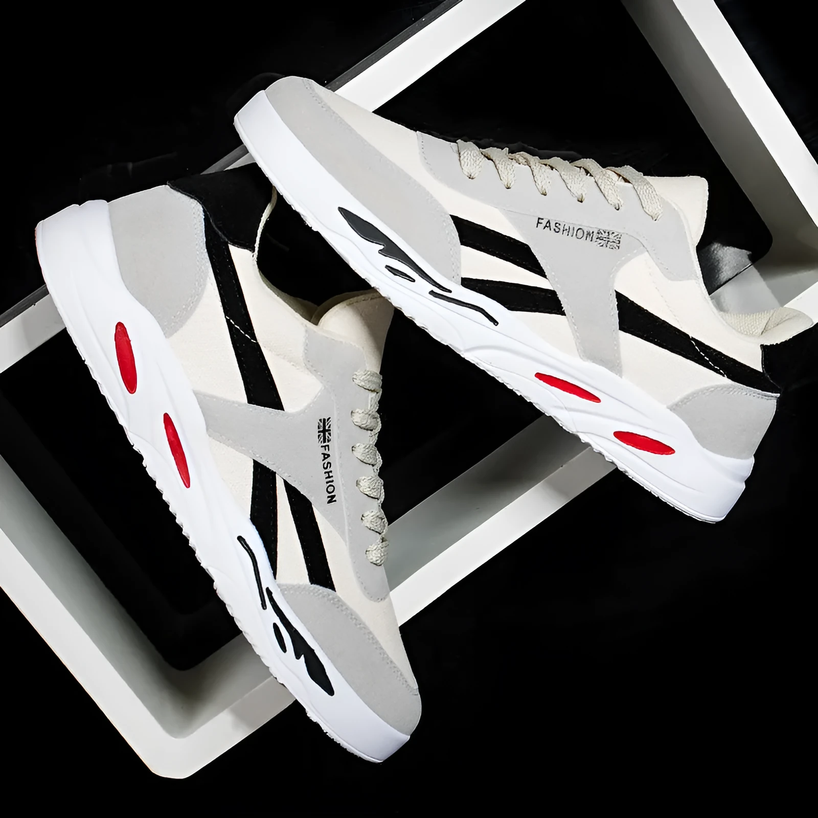 Men's Korean-style low-top canvas shoes, lace-up closure, rubber sole, plain pattern with car suture detail, available in sizes 39-44