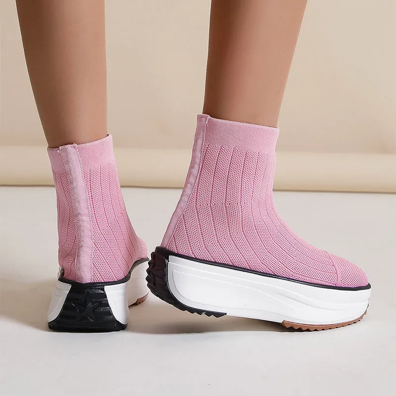 Women's knitted ankle boots with thick sole, round toe, flat heel, in black and pink