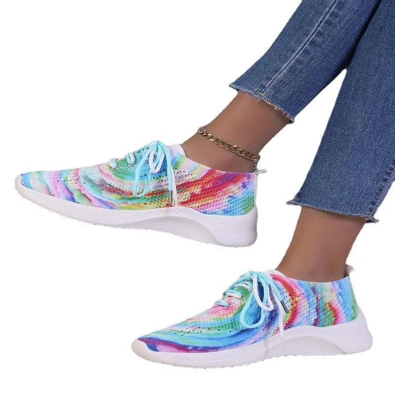Women's graffiti colour sports shoes with cotton lining, low heel, available in green