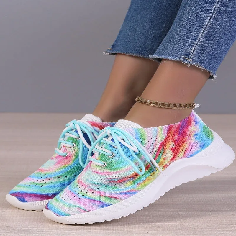 Women's graffiti colour sports shoes with cotton lining, low heel, available in green