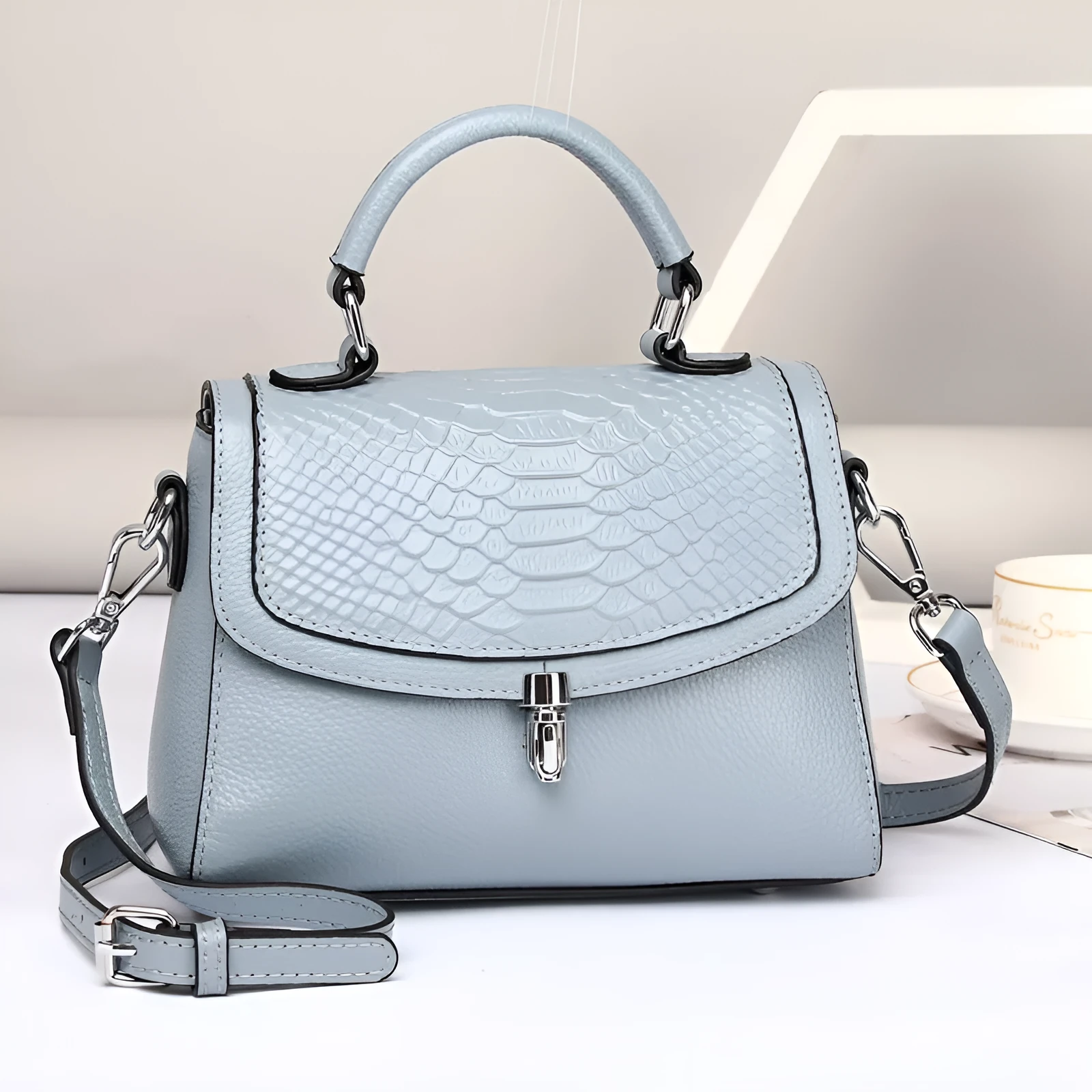Real head layer cowhide crocodile print small square cross-shoulder bag with lock closure for women