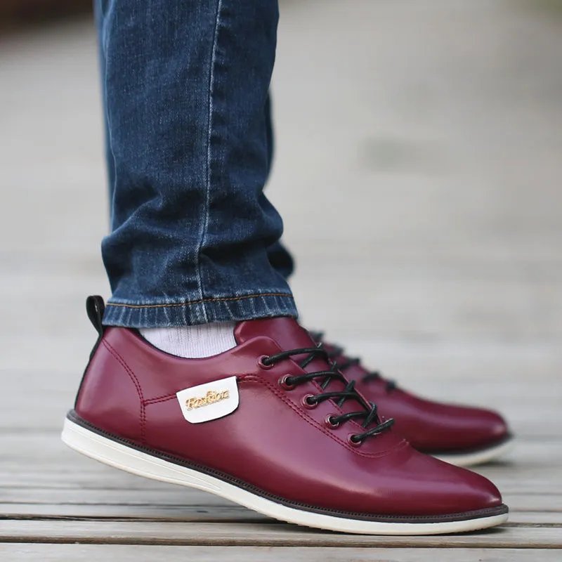Non-slip leather sailing shoes with lace-up closure available in multiple colours for spring season use