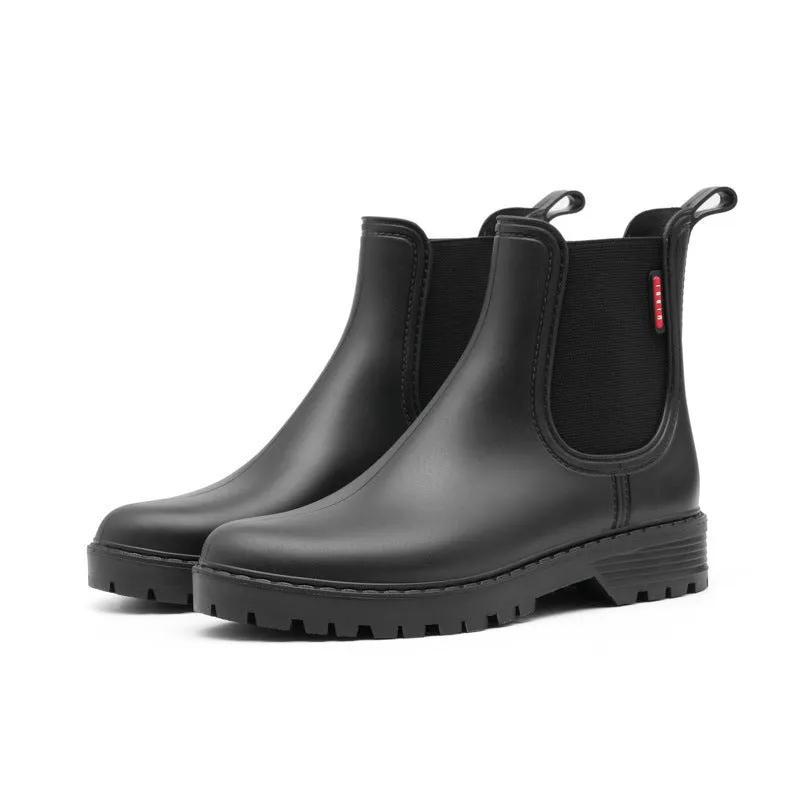 Ladies' short Chelsea non-slip lightweight rain boots in black PVC