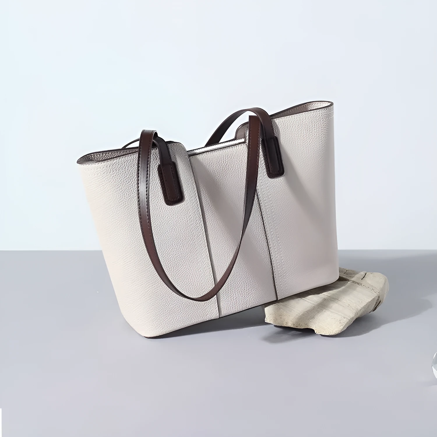 Women's genuine leather commuter shoulder bag in urban simplicity style with large capacity