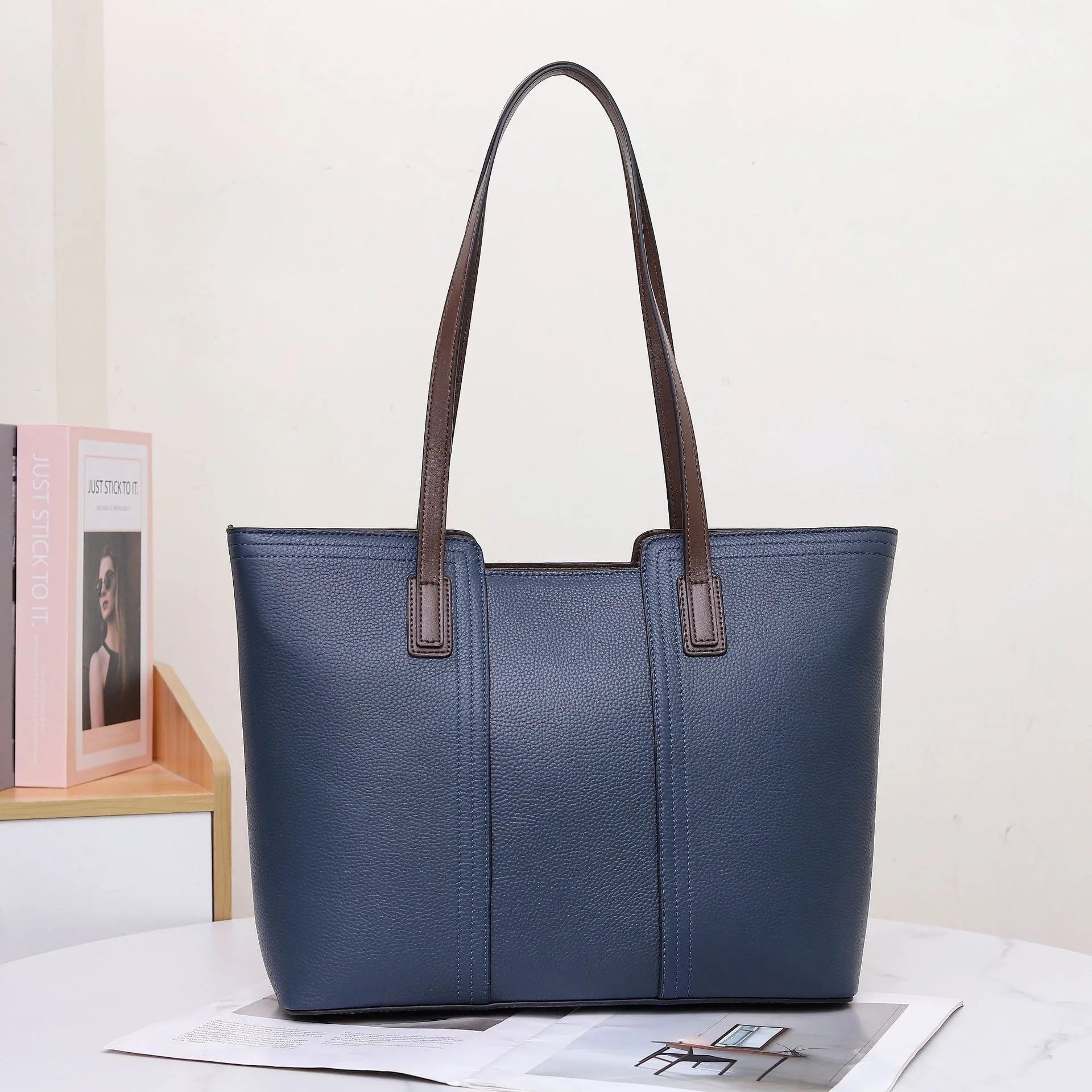 Women's genuine leather commuter shoulder bag in urban simplicity style with large capacity