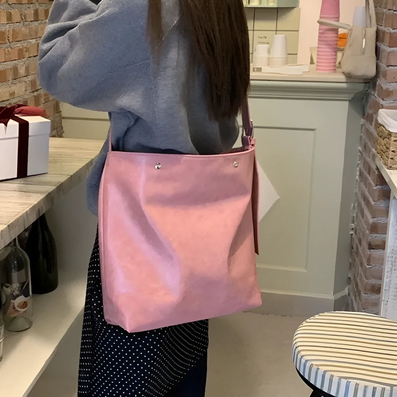 Corduroy one-shoulder bag in pink or brown showing dimensions and PU lining interior