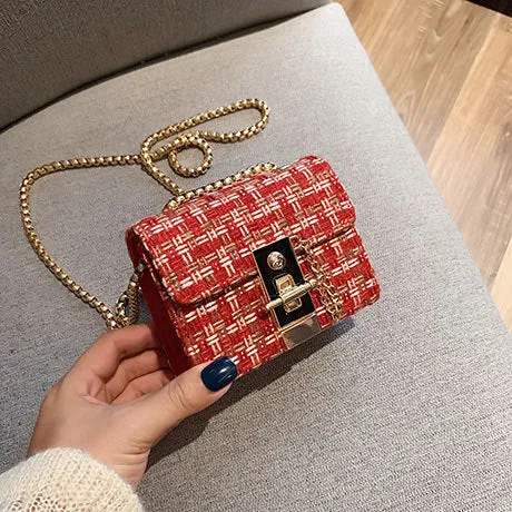 Foreign gas chain casual small square bag in advanced PU with shoulder strap, L size 8x12x17cm, black colour, front view
