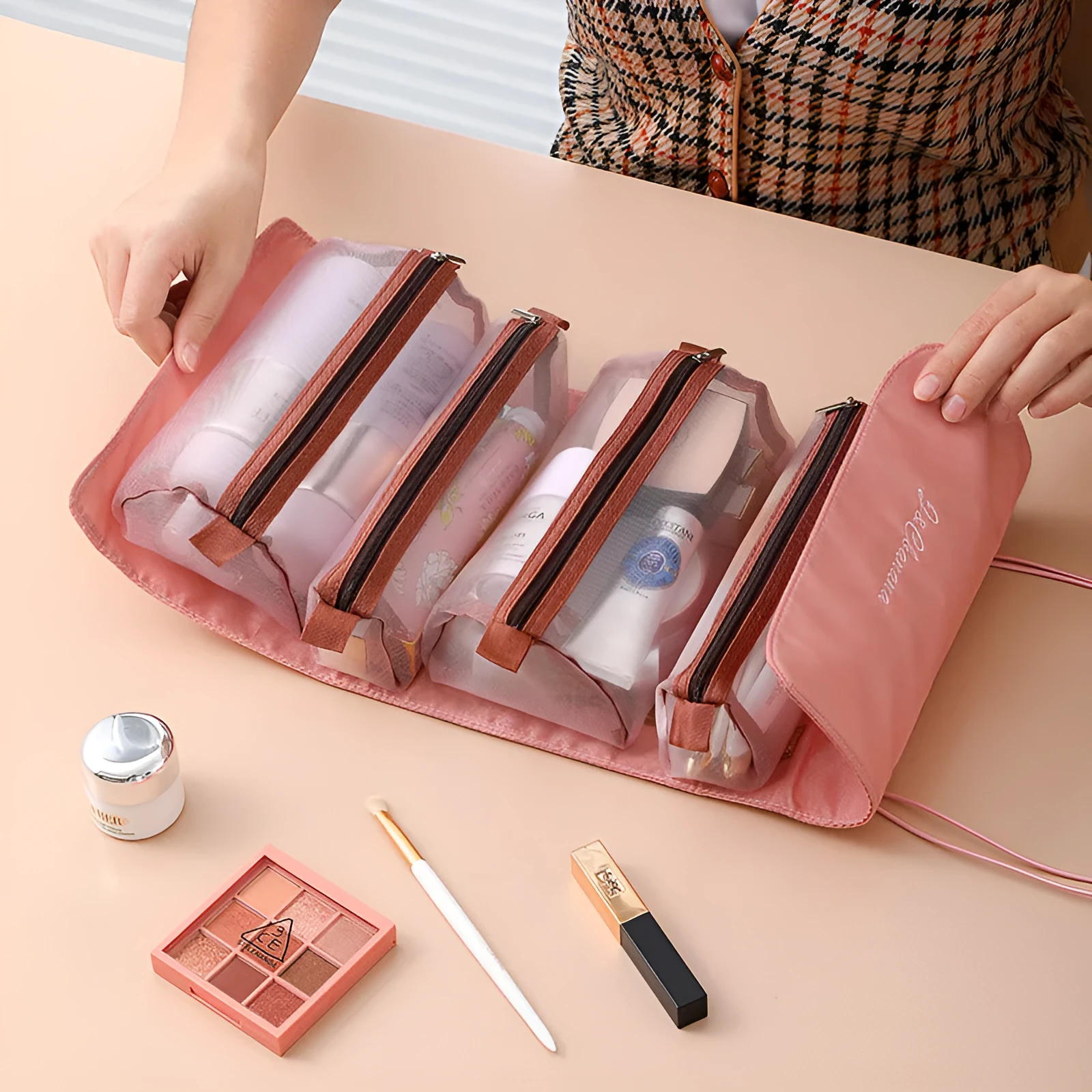 4pcs foldable cosmetic travel bag set in assorted colours made from polyester with zipper pockets