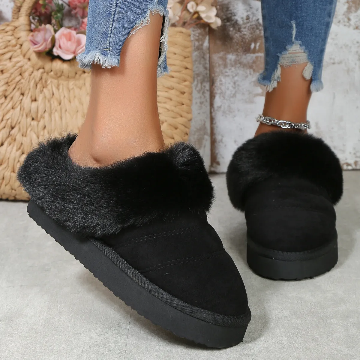 Women's winter plush slippers in solid colour, thick cotton sole with chunky heel, rubber outsole