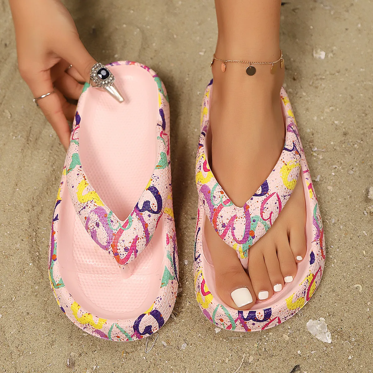 Women's thick-soled EVA flip-flops in various colours with herringbone toe holder