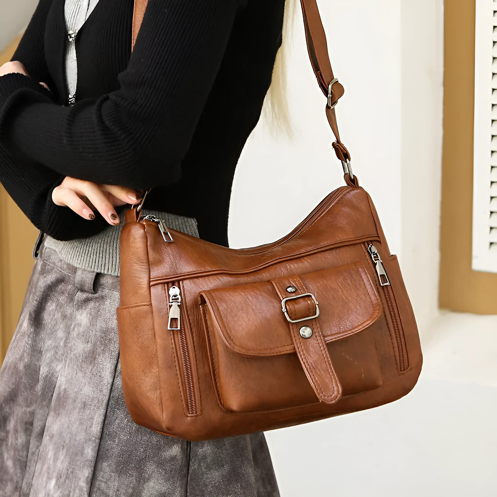 Retro large capacity soft PU leather shoulder messenger bag in brown, 27x20x10cm, with sandwich pocket