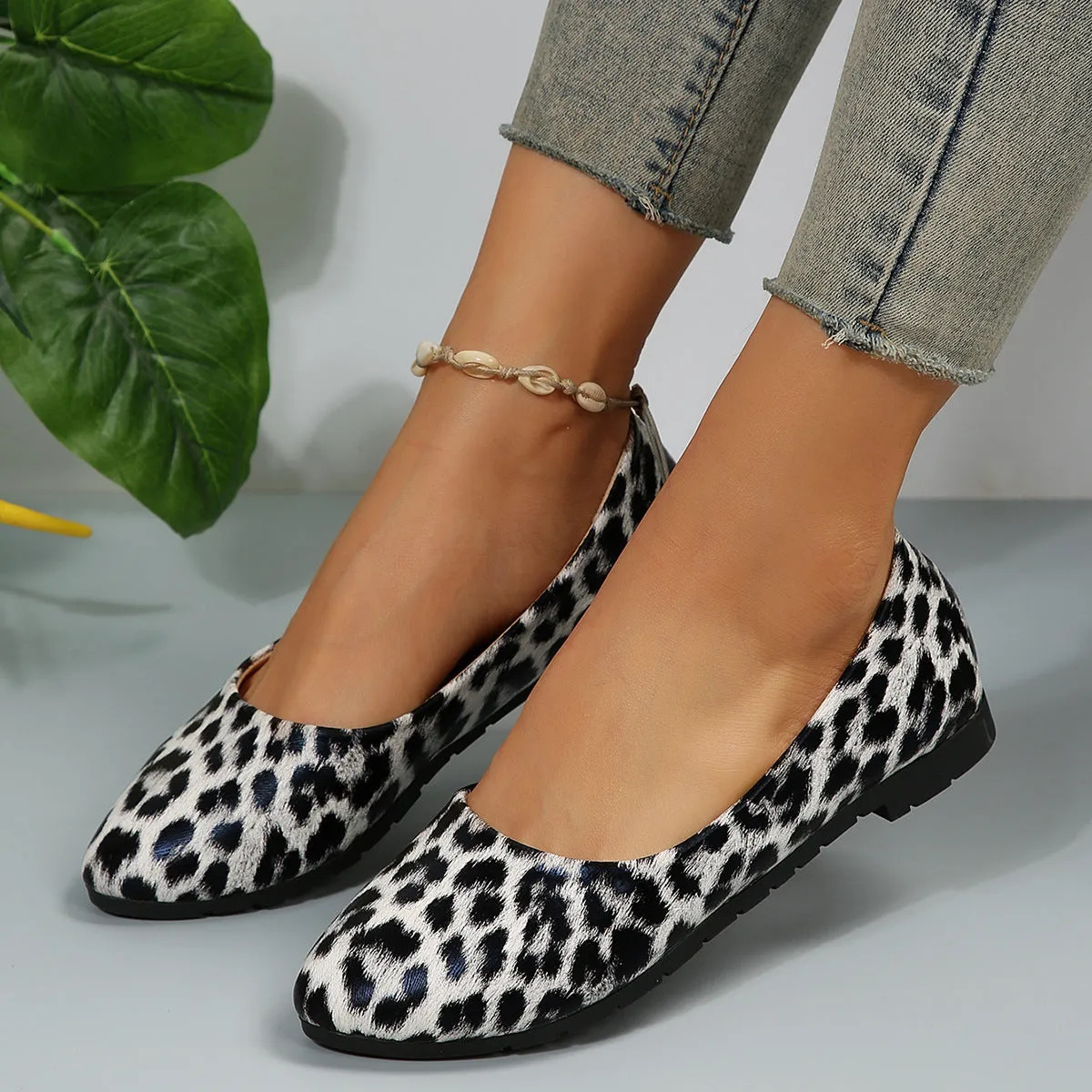 Women's flat pointed toe casual shoes, artificial PU upper, rubber sole, solid colour, low top pumps