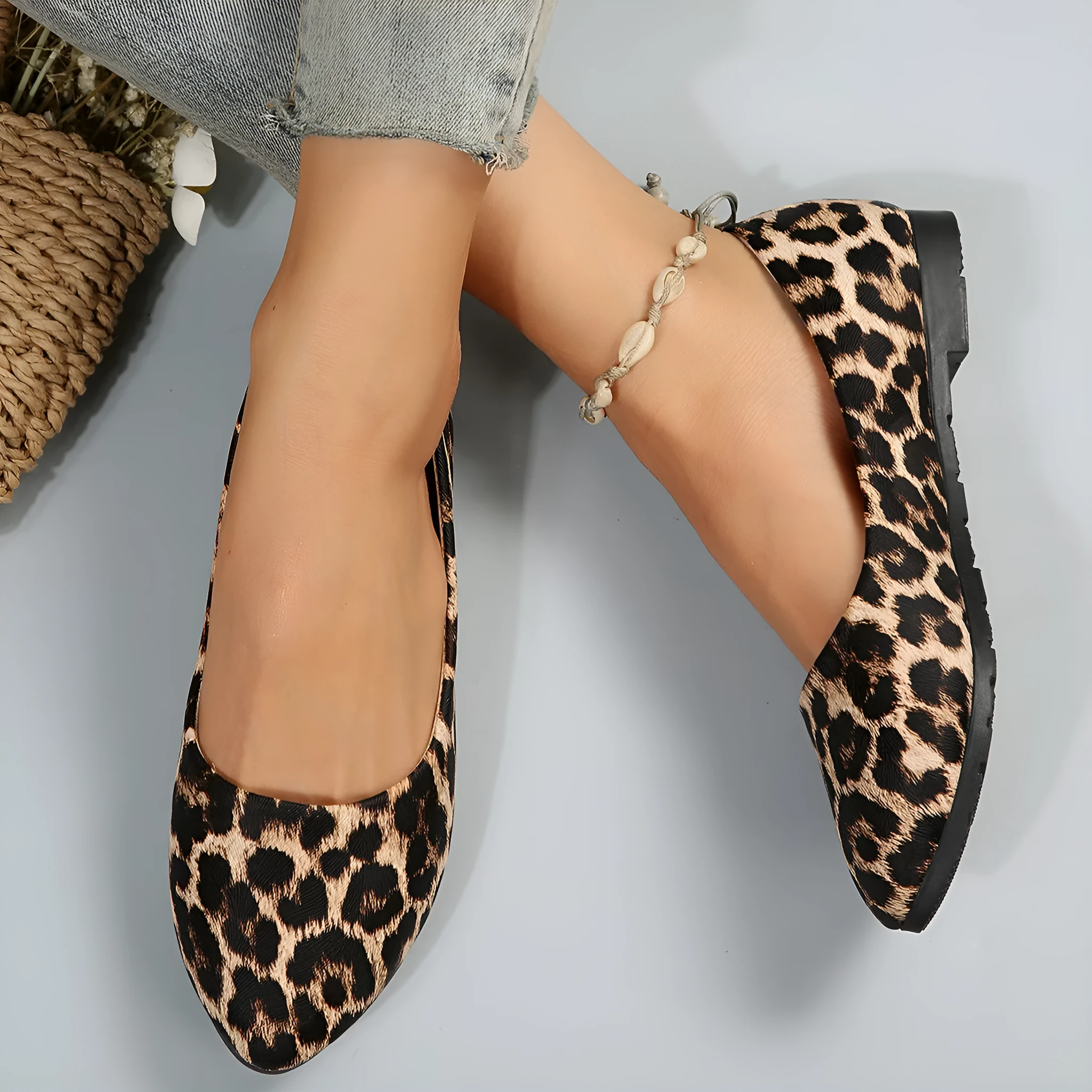 Women's flat pointed toe casual shoes, artificial PU upper, rubber sole, solid colour, low top pumps