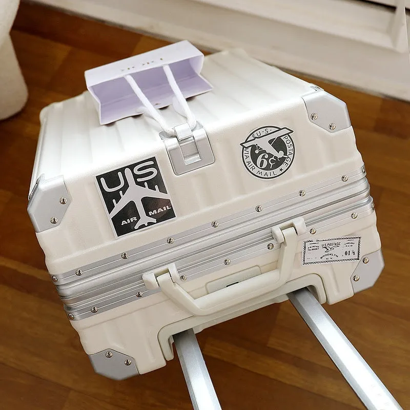 Large capacity travel luggage with aluminium frame, cup holder, and lock in solid colour