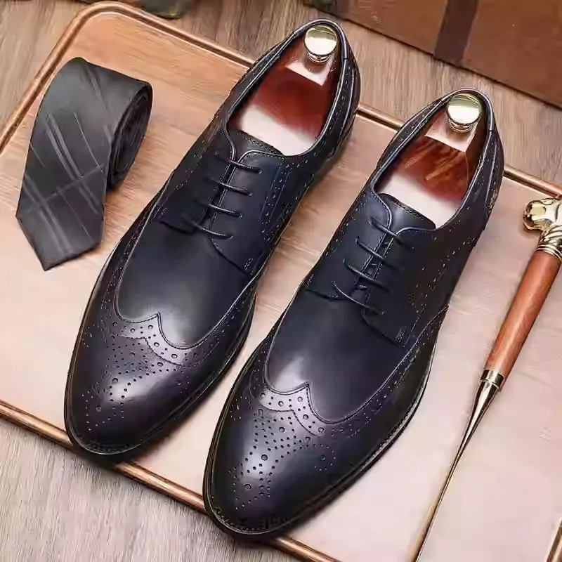 Men's burgundy British pointed-toe brogues with carved patterns for wedding and business formal wear