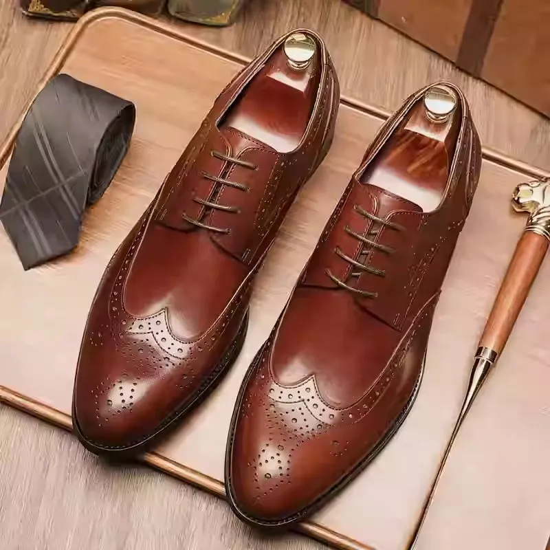 Men's burgundy British pointed-toe brogues with carved patterns for wedding and business formal wear