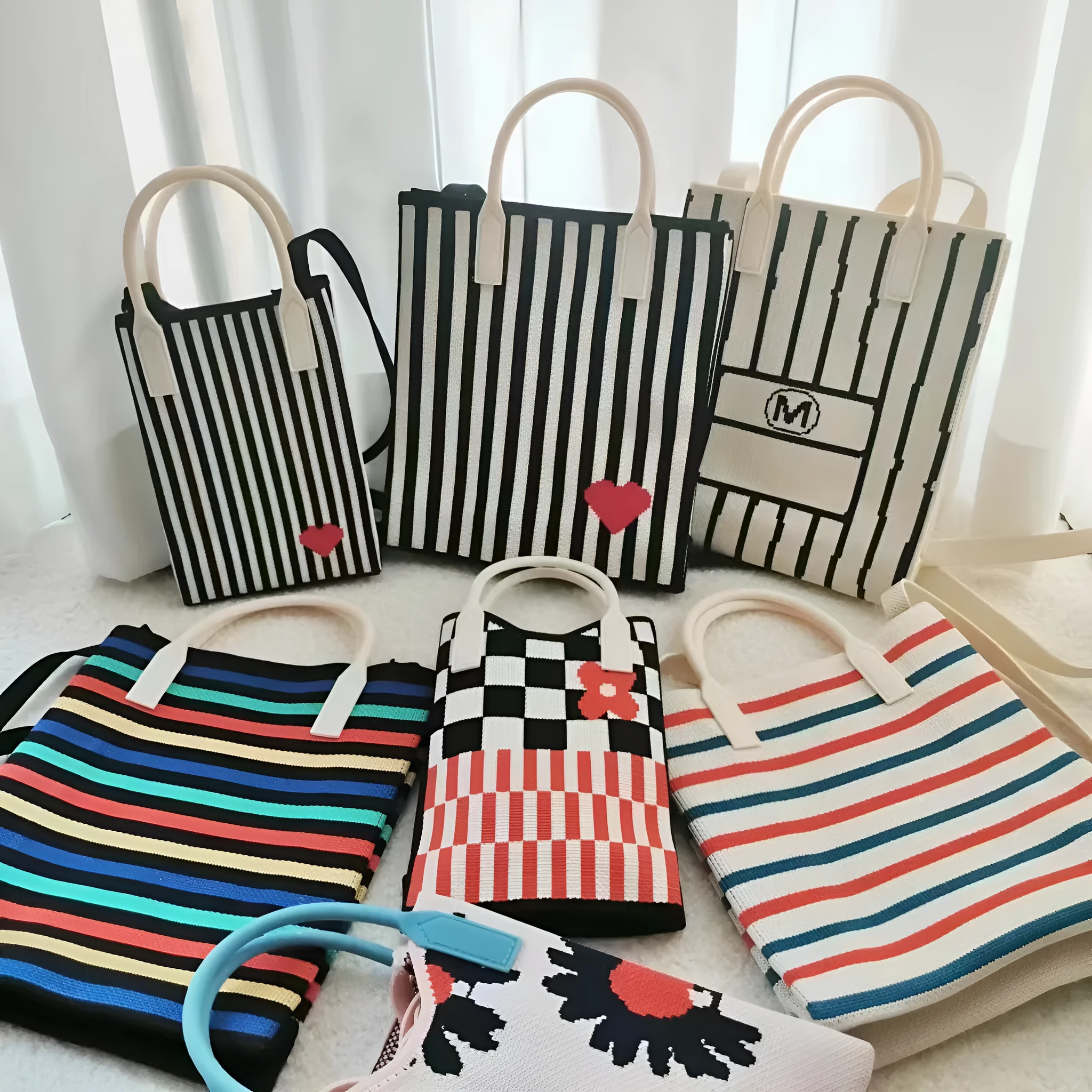 Women's polyester crossbody handbag in square vertical shape with striped pattern