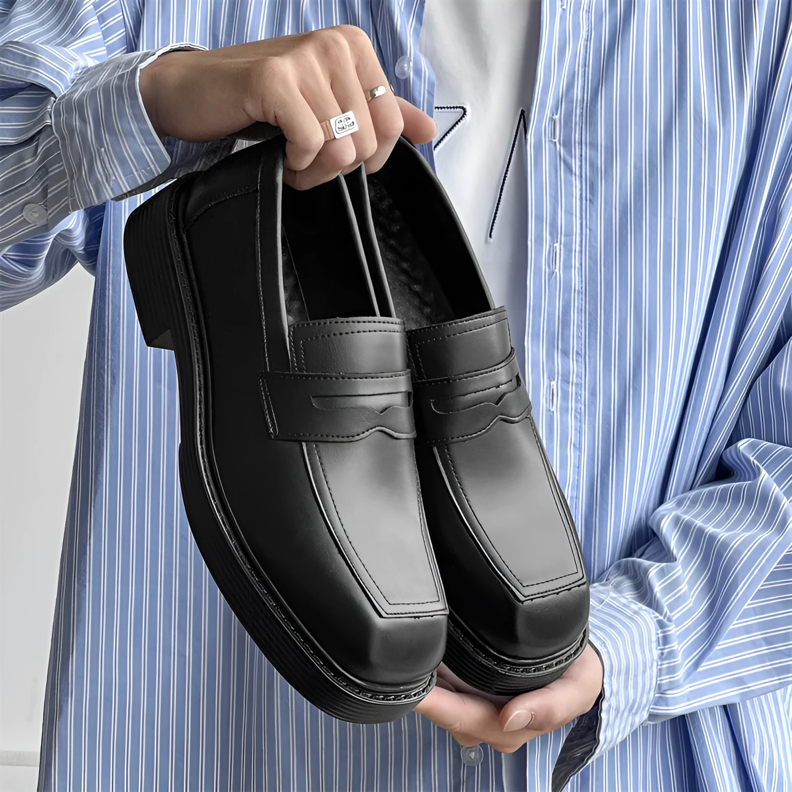Men's square toe casual leather shoes in solid colour with thick rubber sole and sewing thread detail