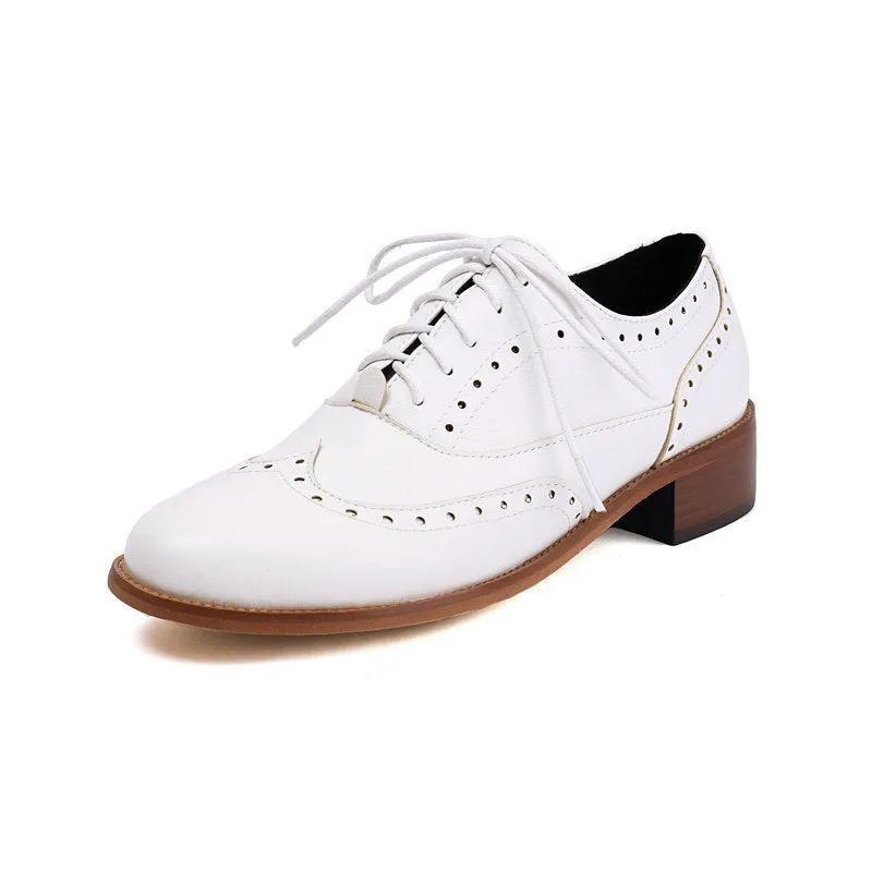British retro Oxfords casual shoes for women, low platform heel, lace-up, rubber sole, black colour